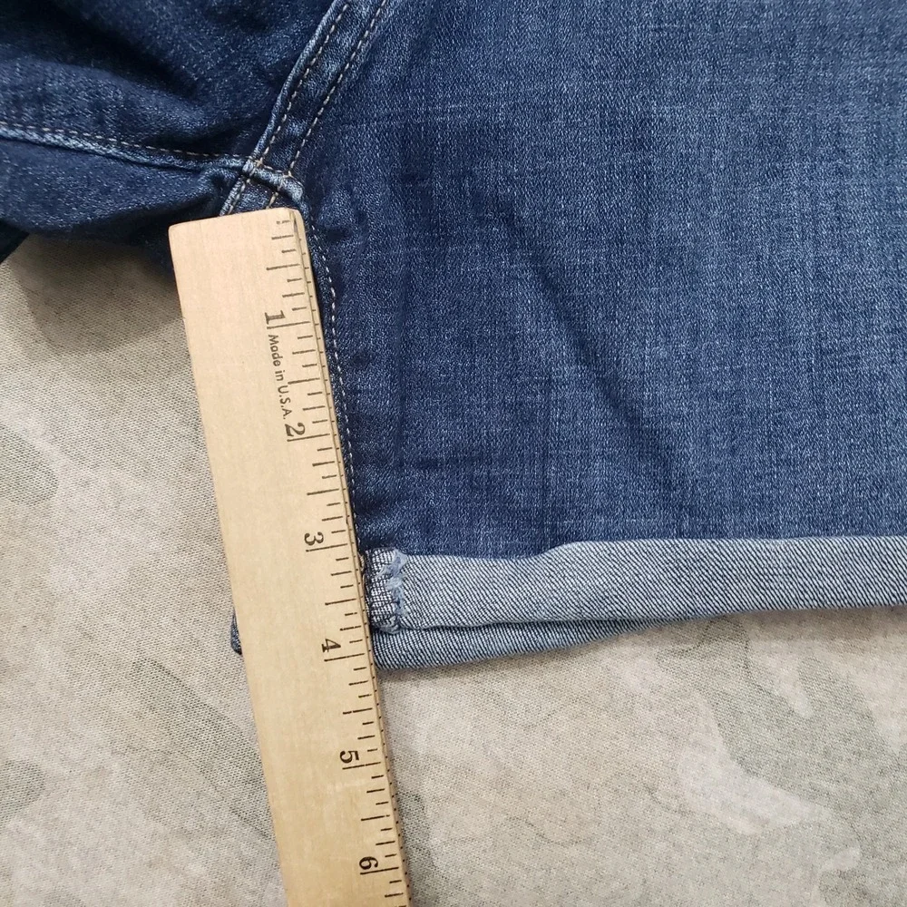 Levi's Shorts Womens 34 Blue Mid Length Stretch Denim Medium Wash